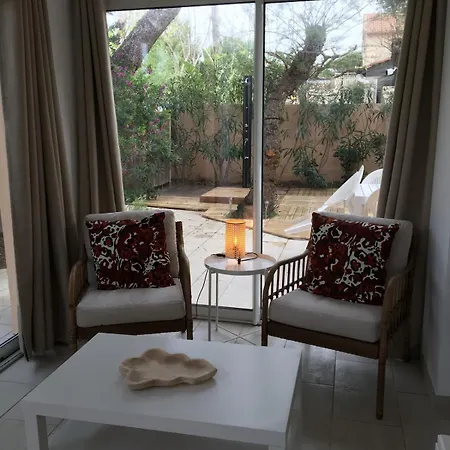 Vakantiehuis Maison Bord De Climatisee La Capte , *