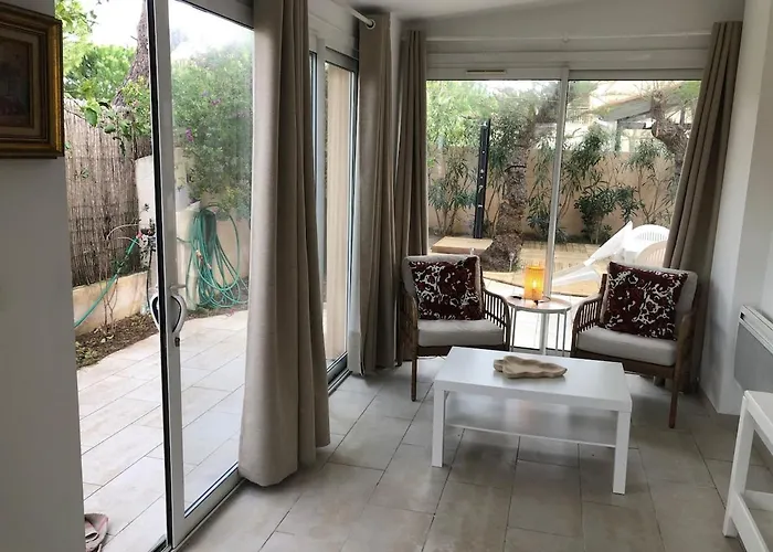 Maison Bord De Climatisee La Capte , * Hyères