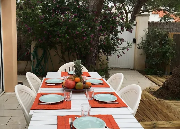 Holiday home Maison Bord De Climatisee La Capte , Hyeres